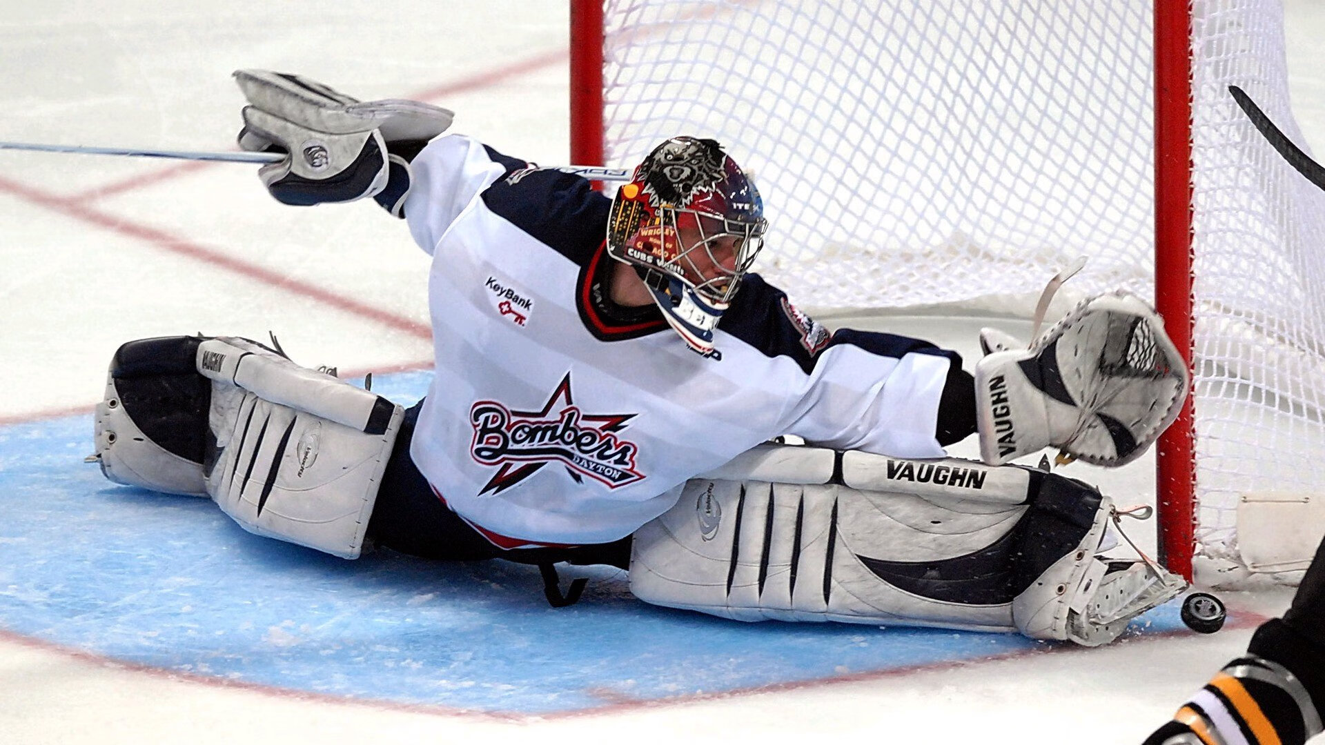 斯洛特在比赛中强调高位逼抢,增强球队压迫性,斯德洛特