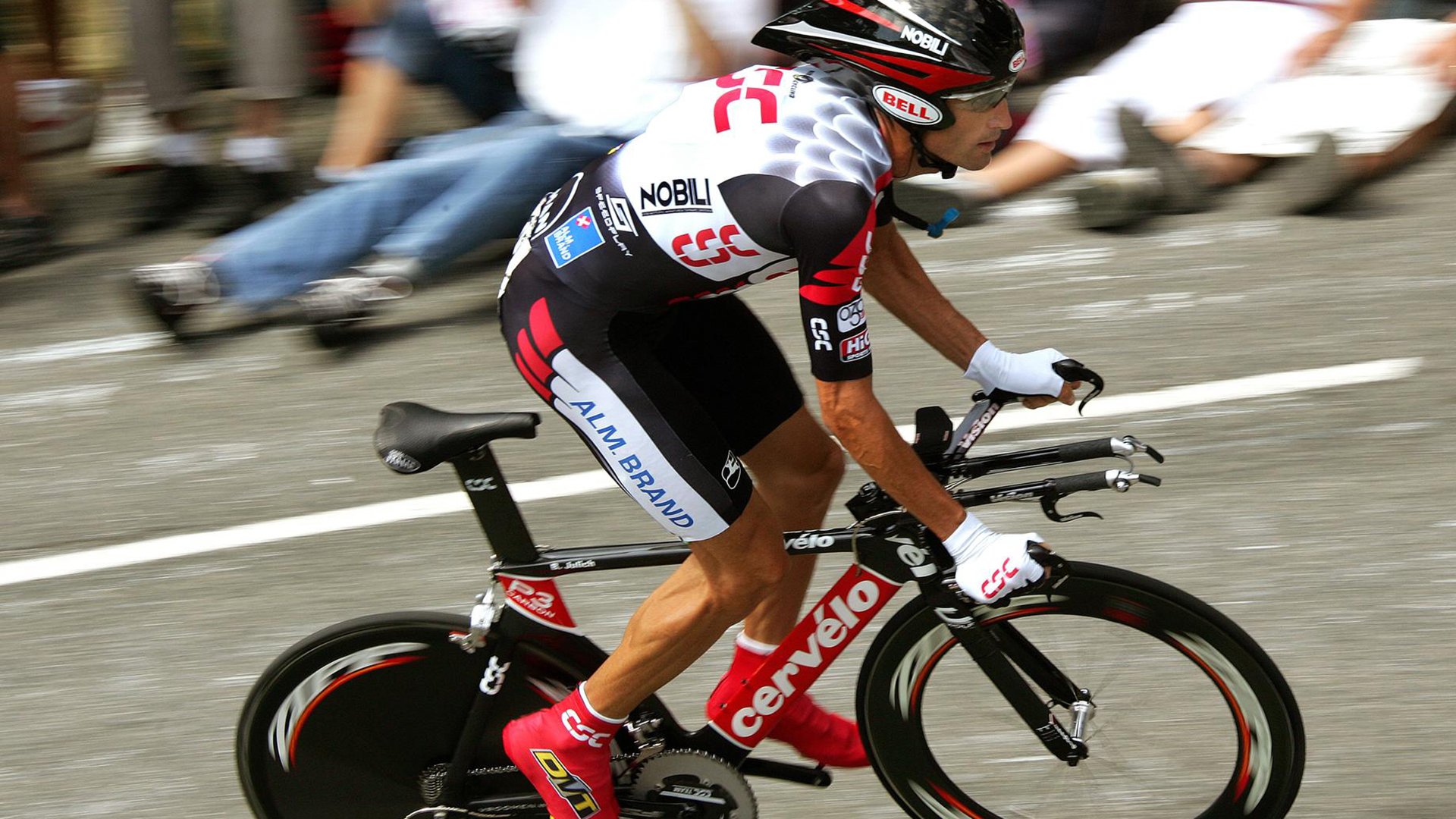 法兰克福豪取胜利,继续领先积分榜,法兰克福俱乐部